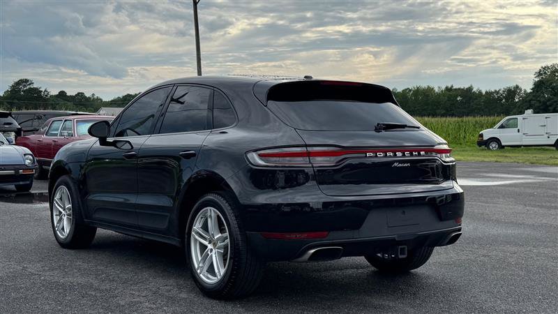 Used 2020 Porsche Macan w/ Premium Package Plus AWD/4WD image 11