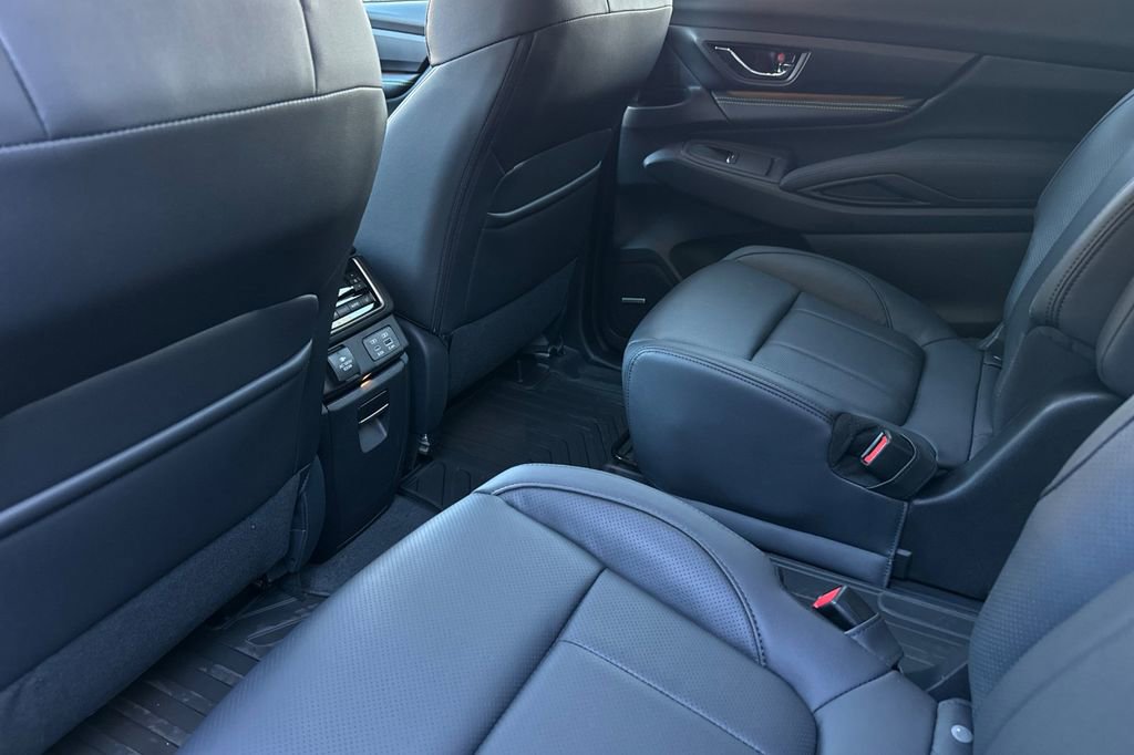 Used 2025 Subaru Ascent Bronze Edition w/ Onyx Package image 13