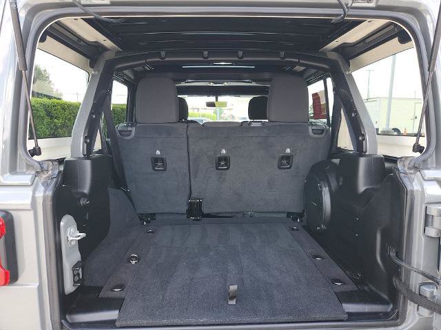 Used 2023 Jeep Wrangler Unlimited Sahara w/ LED Lighting Group AWD/4WD image 14
