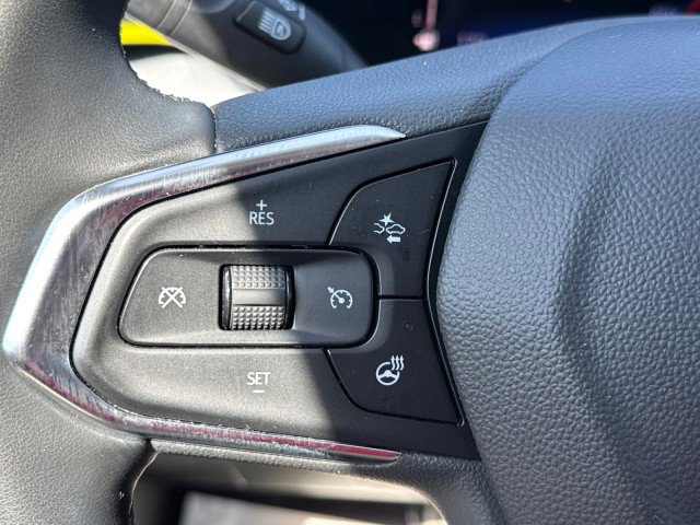 Used 2024 Chevrolet Trax LT w/ Sunroof Package image 17