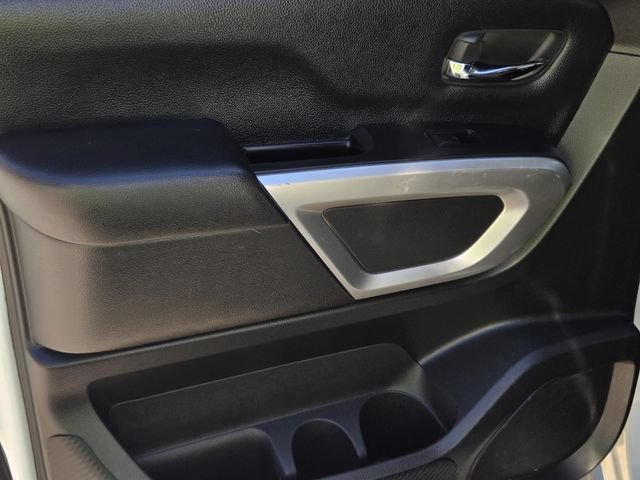 Used 2022 Nissan Titan SV w/ SV Convenience Package AWD/4WD image 10