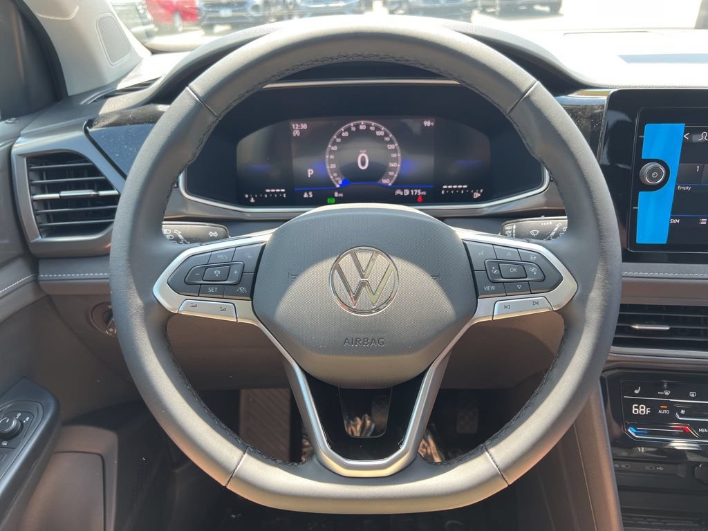 New 2025 Volkswagen Taos SE FWD image 15