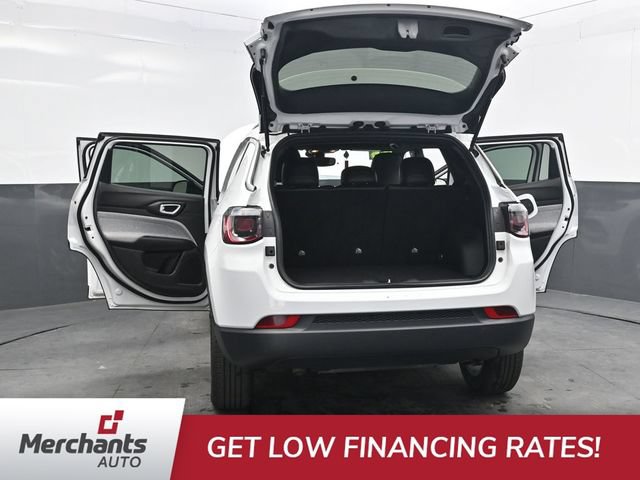 Used 2025 Jeep Compass Latitude AWD/4WD image 47