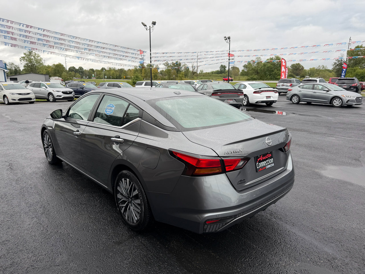 Used 2024 Nissan Altima 2.5 SV image 6