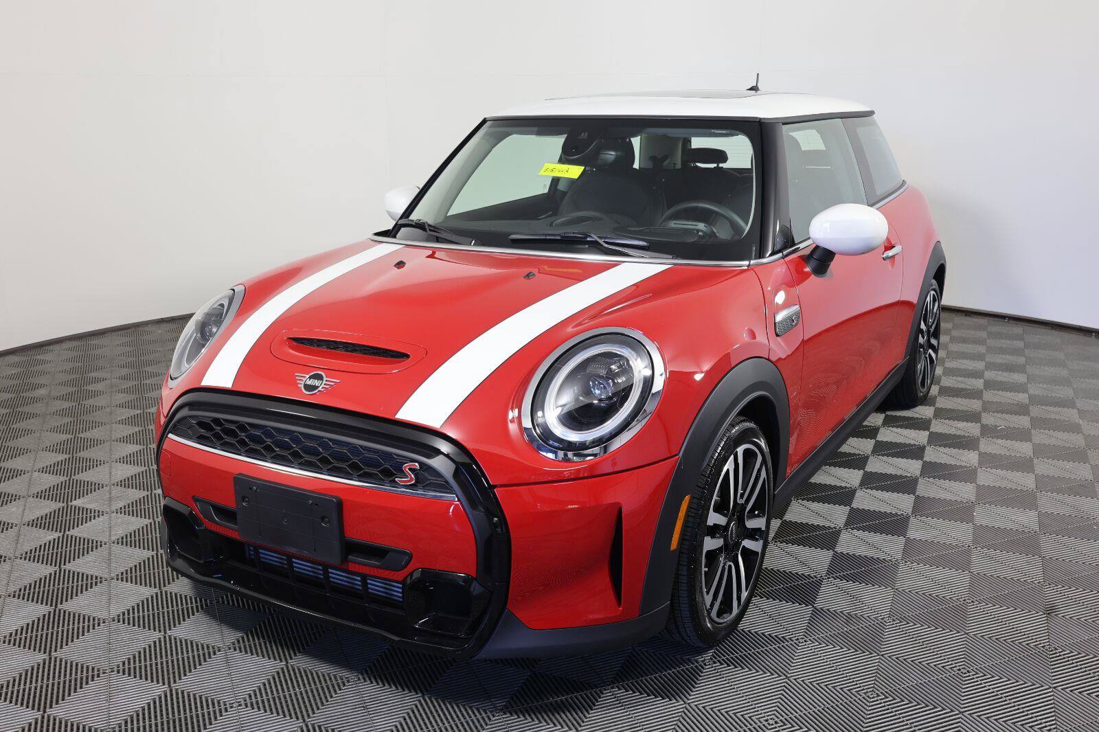 Used 2022 MINI Cooper S FWD image 1