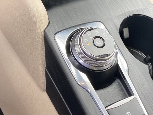 Used 2020 Ford Escape Titanium image 20