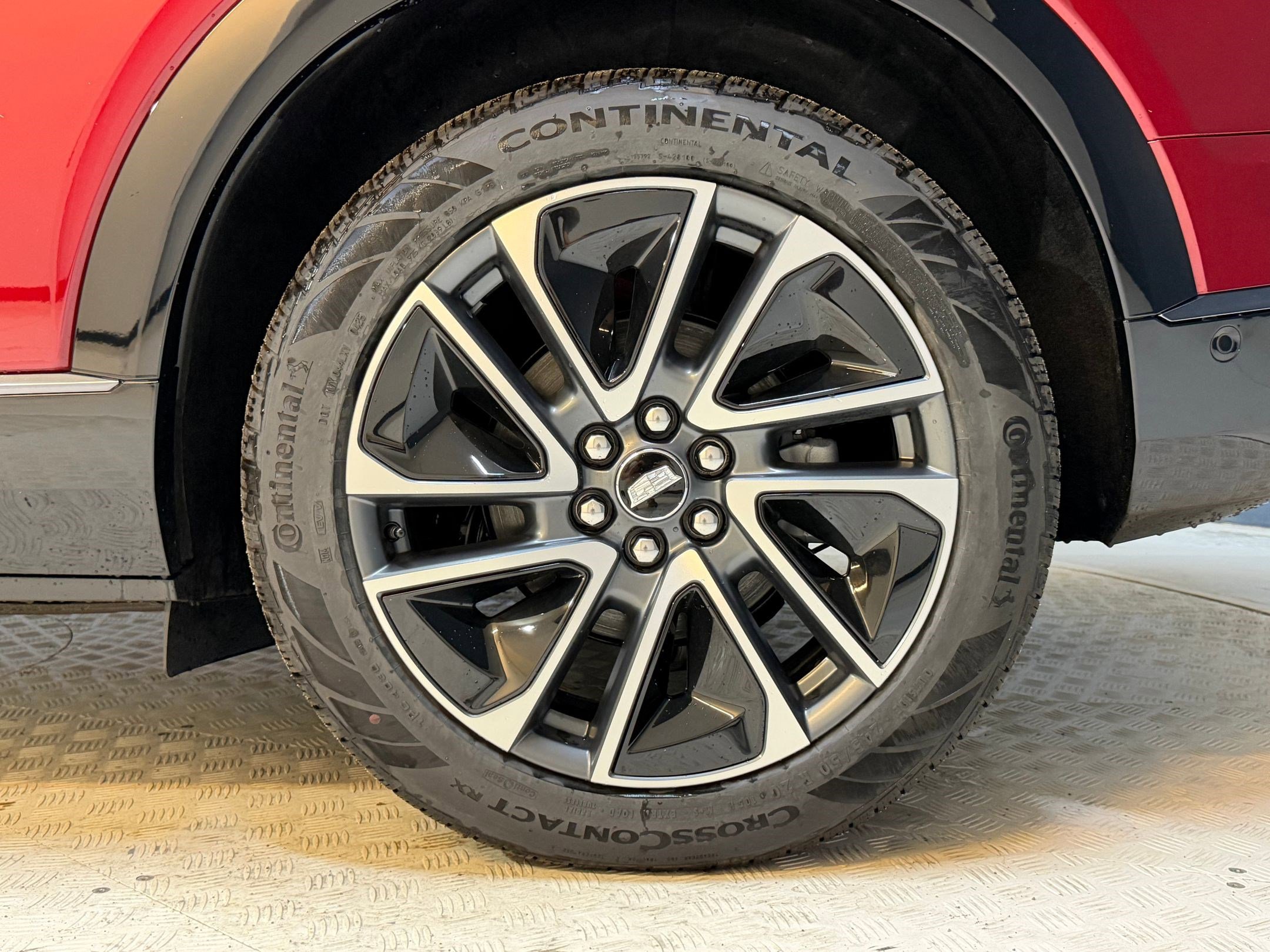 New 2025 Cadillac Optiq Sport 2 w/ LPO, Floor Liner Package image 11