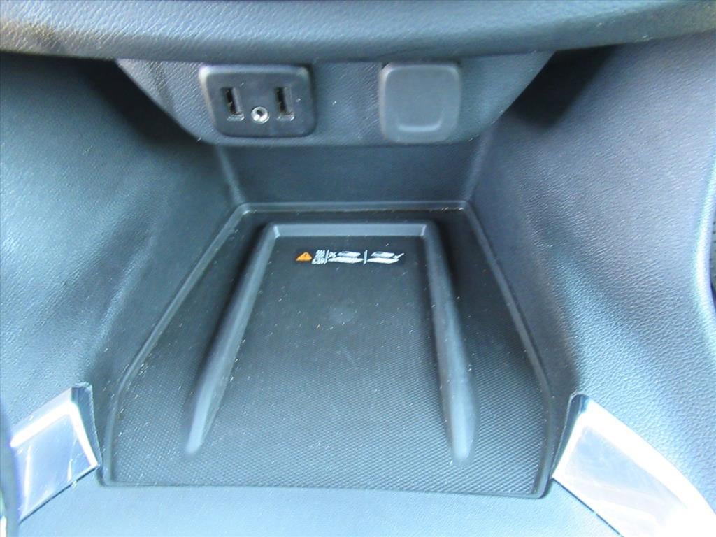 Used 2022 Chevrolet Traverse LT FWD image 29