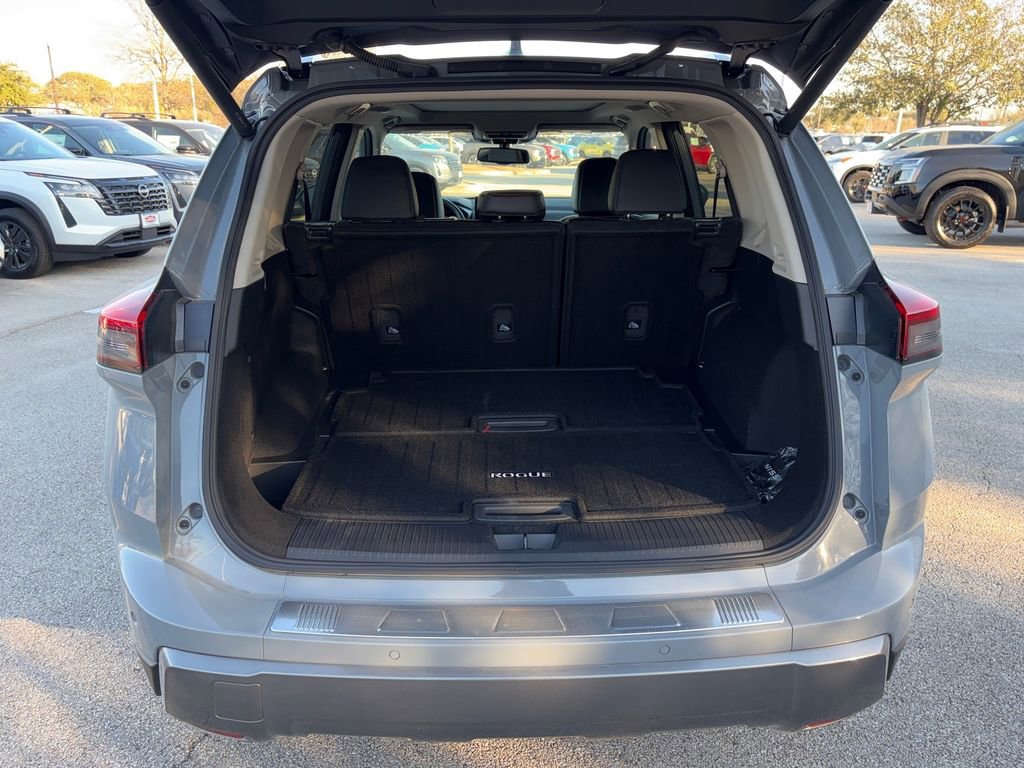 Used 2024 Nissan Rogue SL w/ SL Premium Package image 30