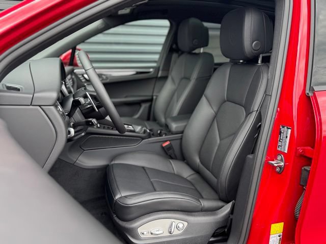 New 2026 Porsche Macan AWD/4WD image 5