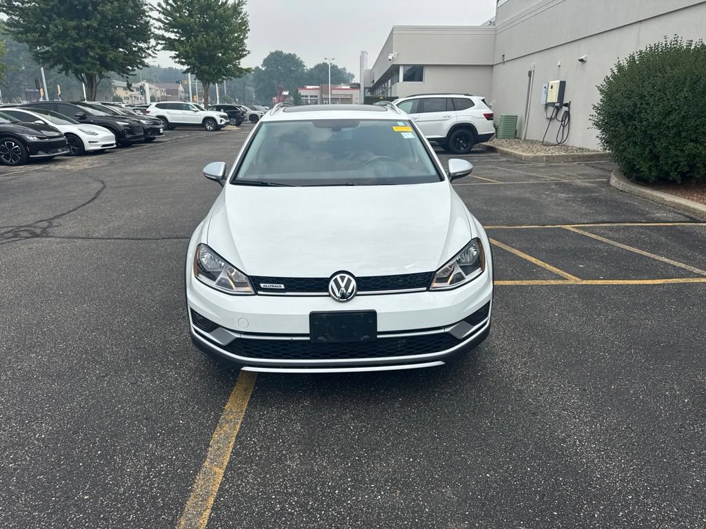 Used 2017 Volkswagen Golf Alltrack SEL AWD/4WD image 2