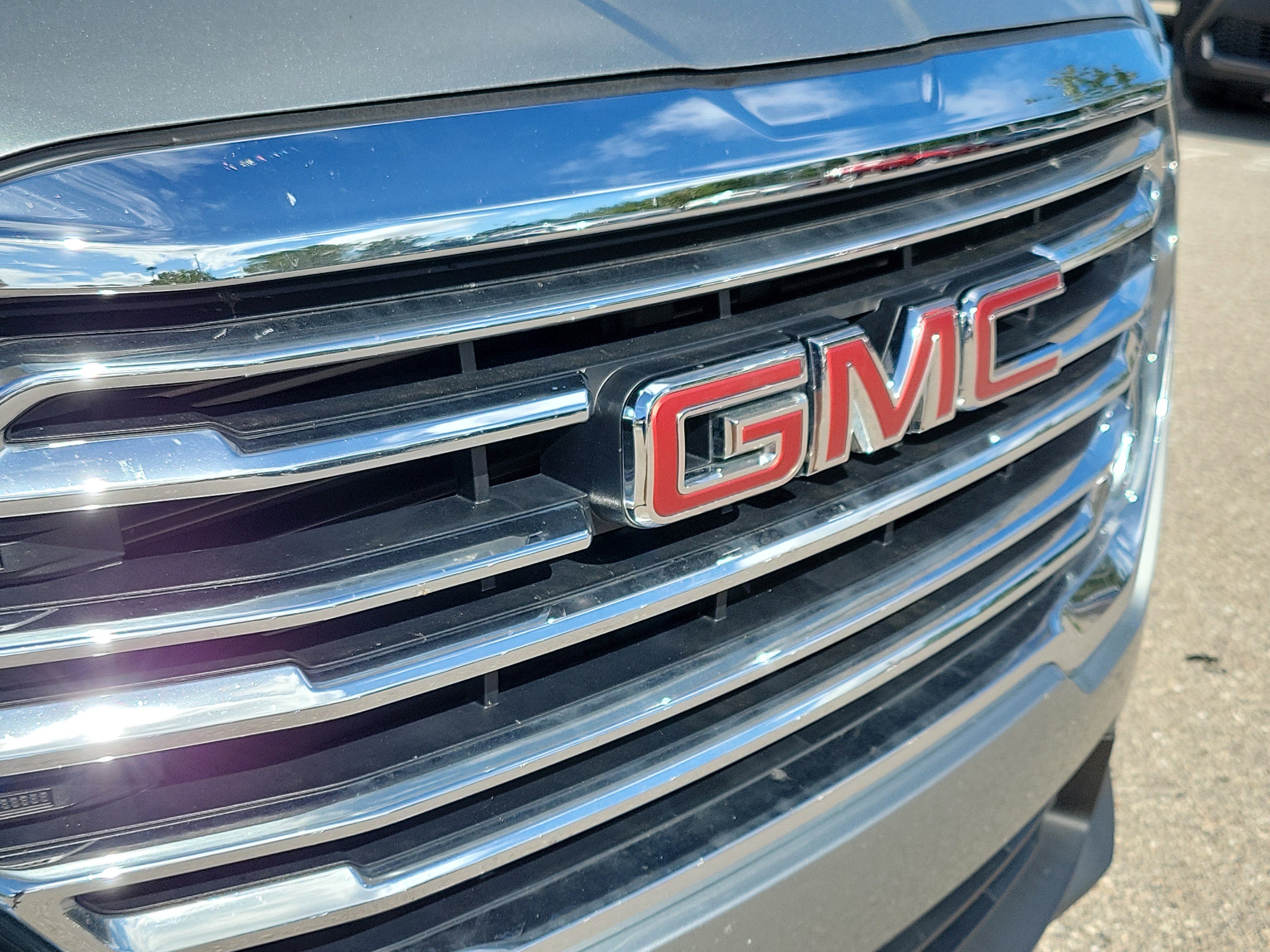 Used 2023 GMC Terrain SLT AWD/4WD image 7
