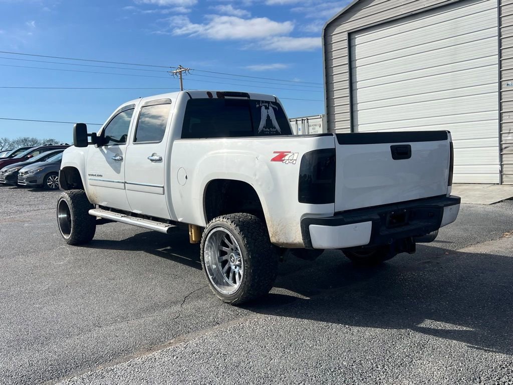 Used 2014 GMC Sierra 2500 Denali w/ Suspension Package, Off-Road image 7