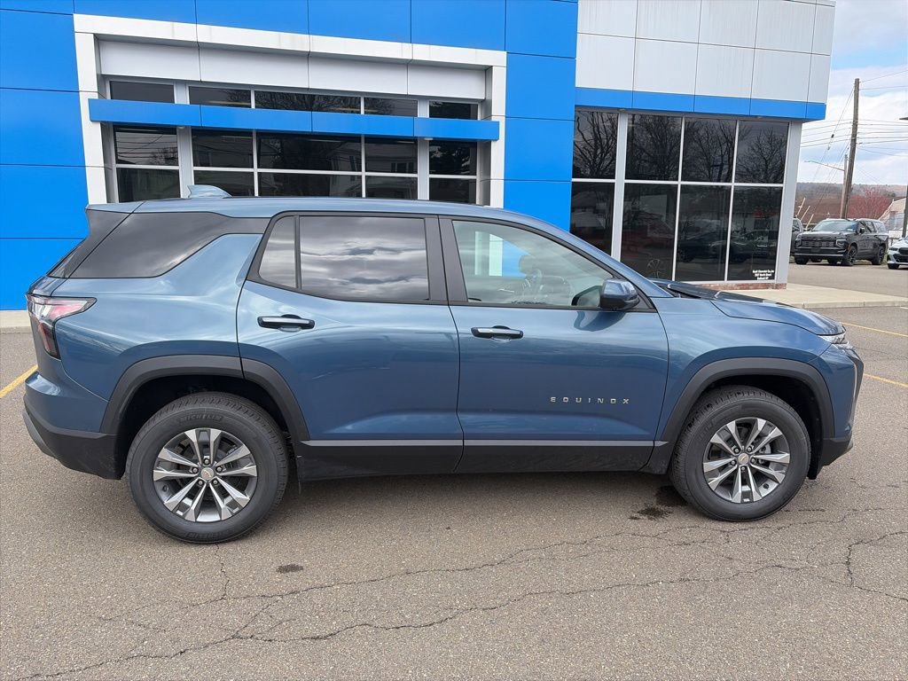 New 2026 Chevrolet Equinox LT w/ Convenience Package II AWD/4WD image 8