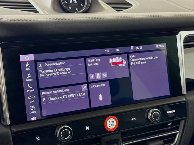 Certified 2025 Porsche Macan S AWD/4WD image 17