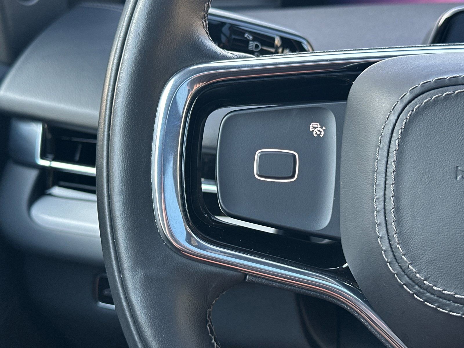 Used 2025 Lincoln Navigator Reserve w/ Jet Appearance Package image 29