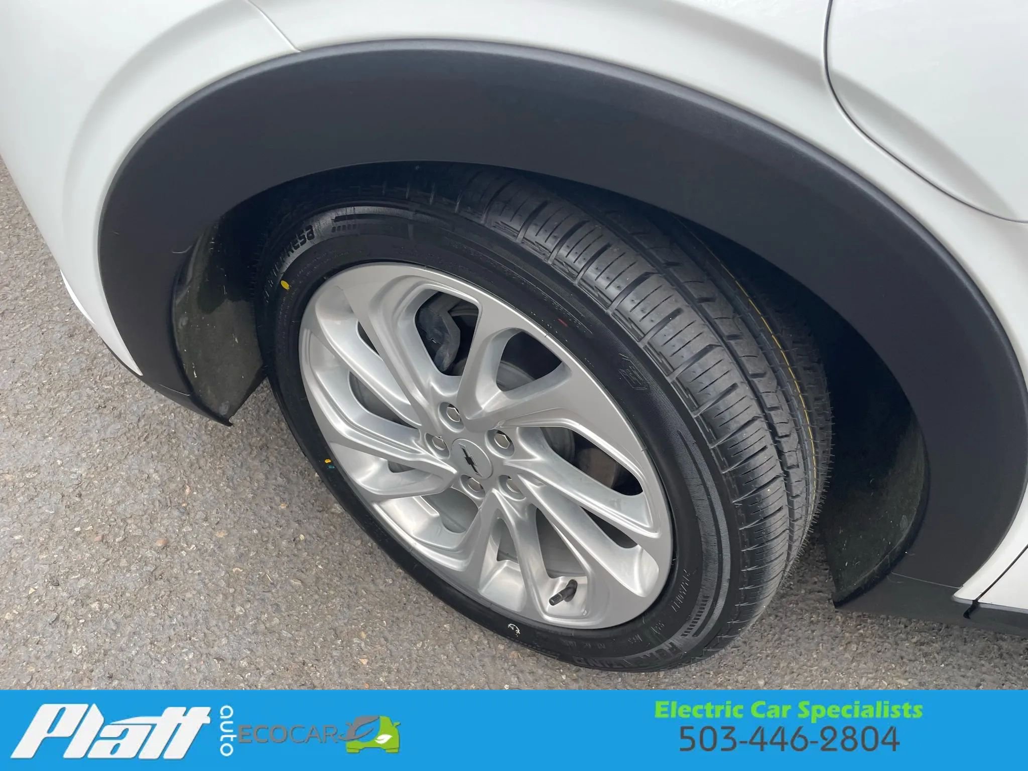 Used 2022 Chevrolet Bolt EUV LT w/ Comfort Package image 15