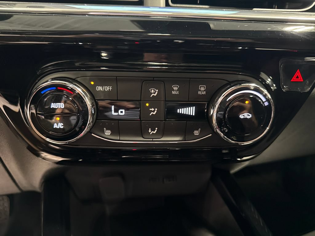 New 2026 Chevrolet Trax RS w/ Sunroof Package FWD image 17