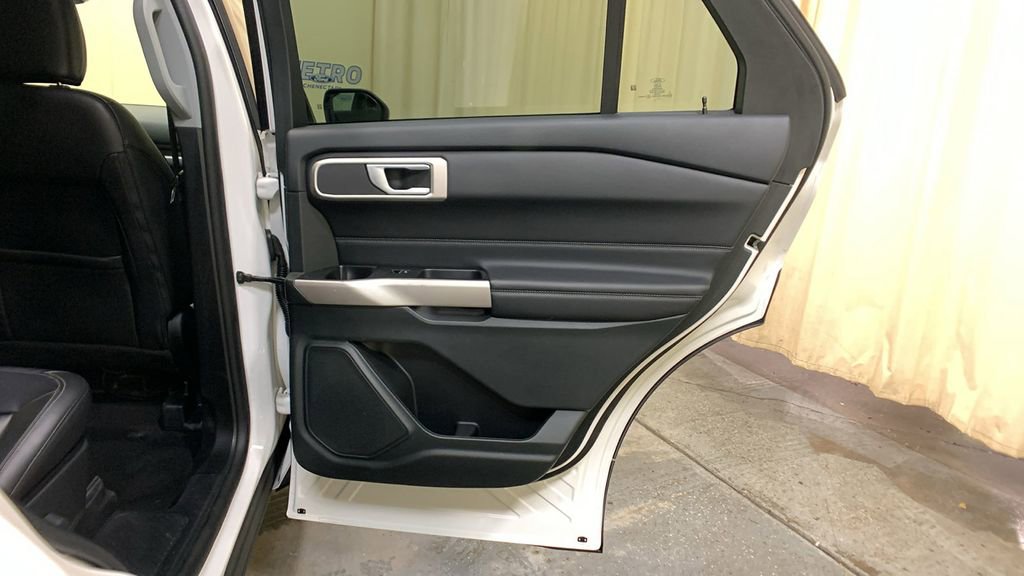 Used 2023 Ford Explorer XLT w/ Equipment Group 202A image 13