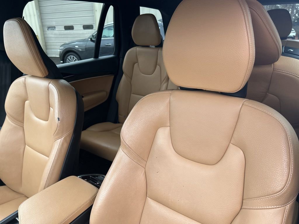Used 2019 Volvo XC90 T6 Momentum w/ Advanced Package image 16