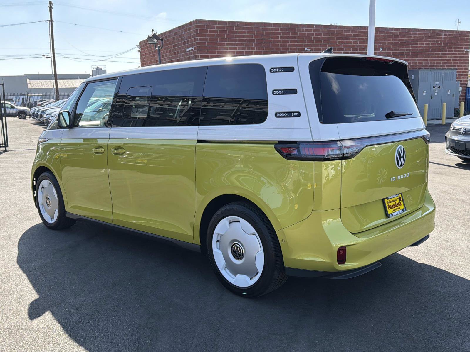 Certified 2025 Volkswagen ID. Buzz 1st Edition RWD image 3