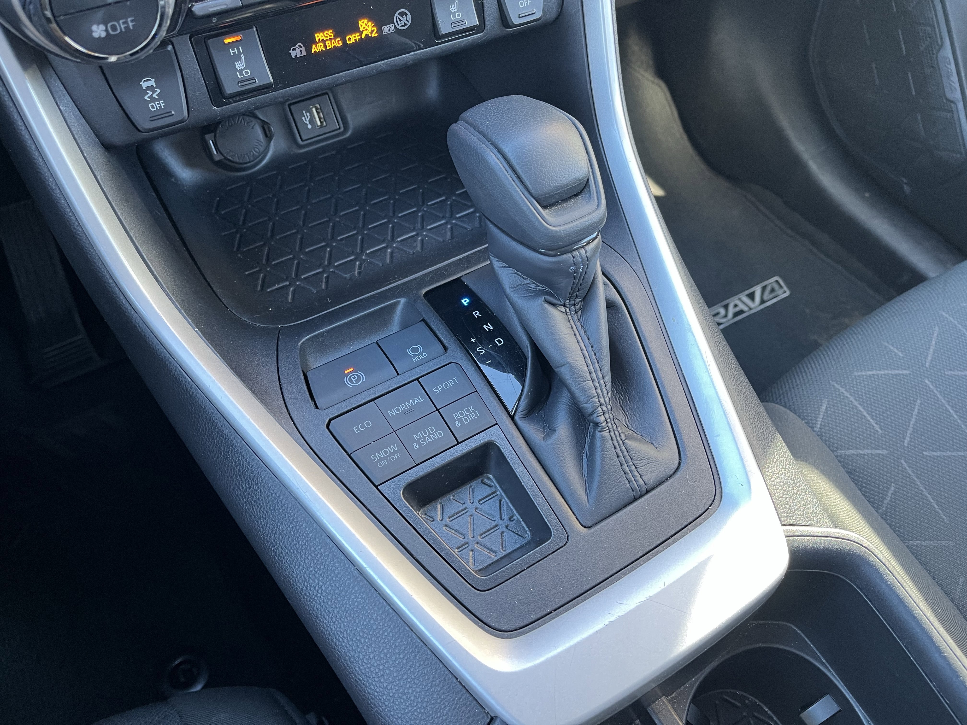 Used 2024 Toyota RAV4 XLE image 22