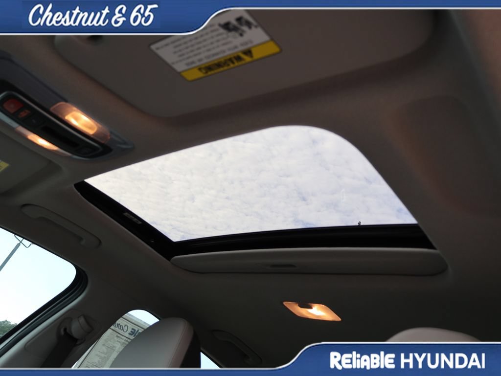 Certified 2025 Hyundai Elantra Limited FWD image 25