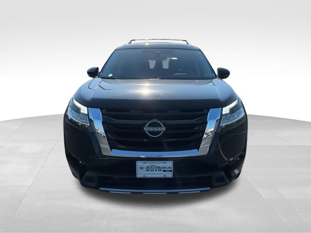 Used 2023 Nissan Pathfinder SL w/ SL Premium Package AWD/4WD image 3