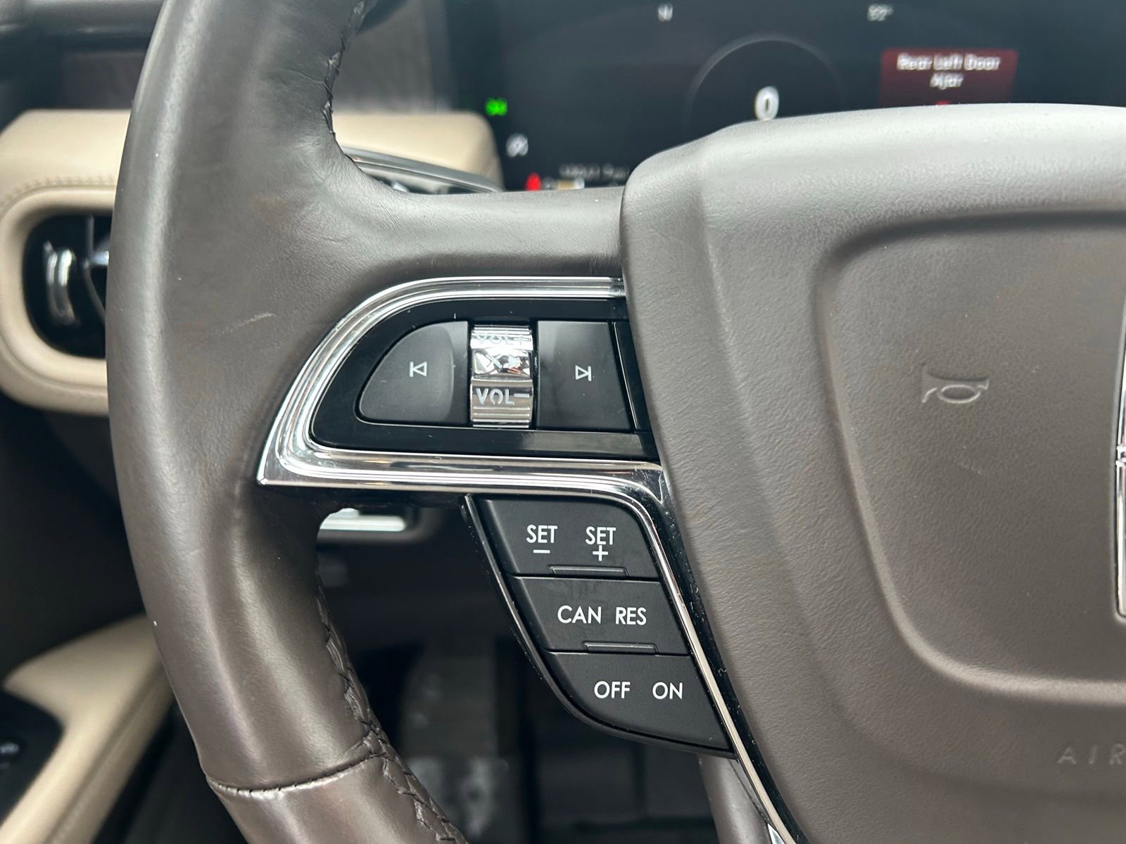 Used 2023 Lincoln Nautilus Reserve AWD/4WD image 14