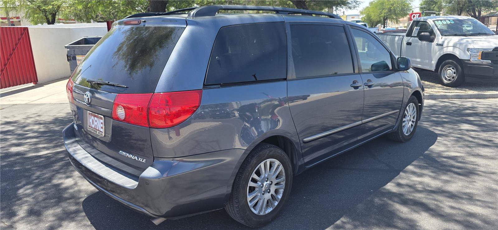 Used 2009 Toyota Sienna XLE FWD image 5