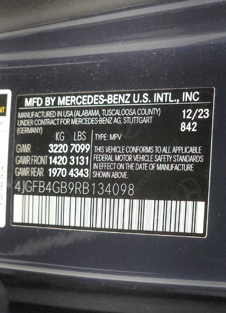 Used 2024 Mercedes-Benz GLE 450e 4MATIC w/ AMG Line Exterior image 37