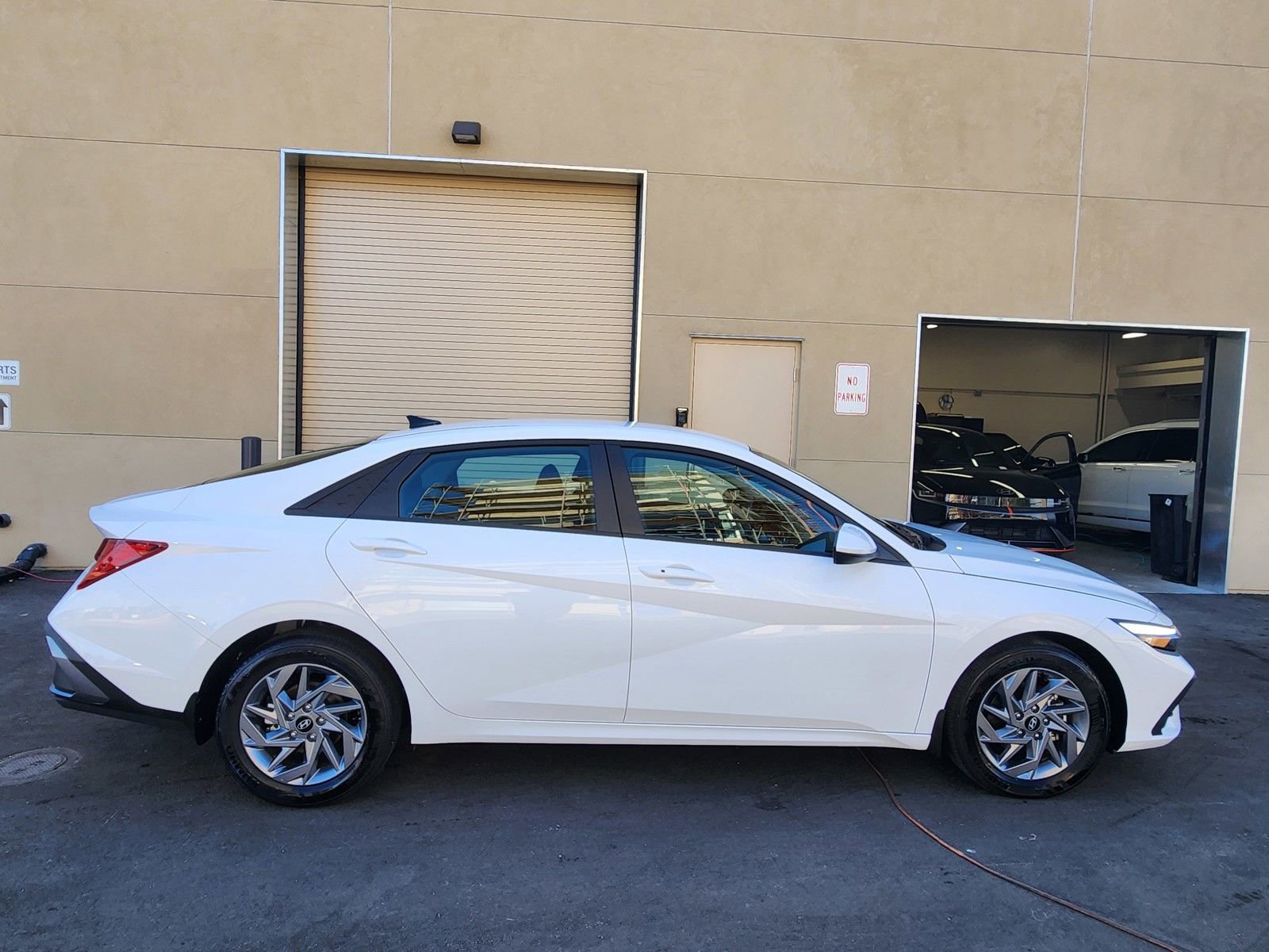 Certified 2025 Hyundai Elantra Blue image 8