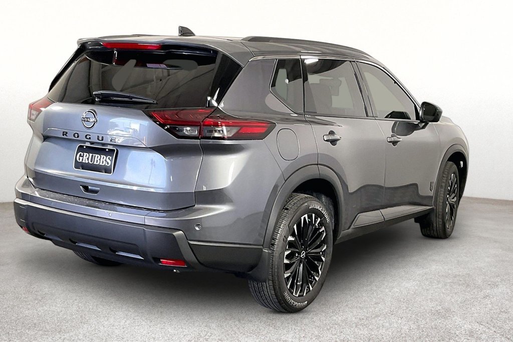 New 2026 Nissan Rogue Dark Armor FWD image 7