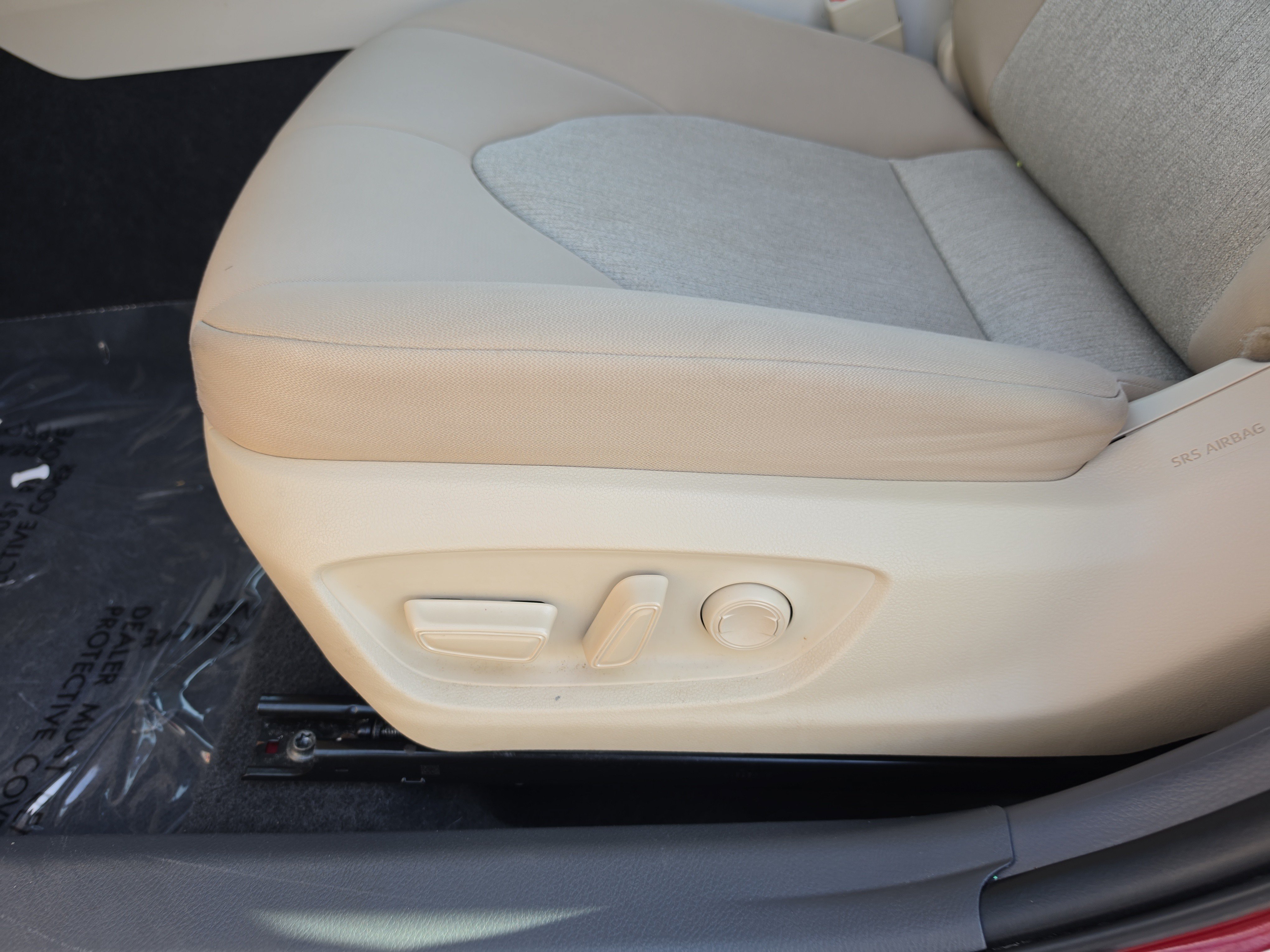 Used 2020 Toyota Camry LE FWD image 16