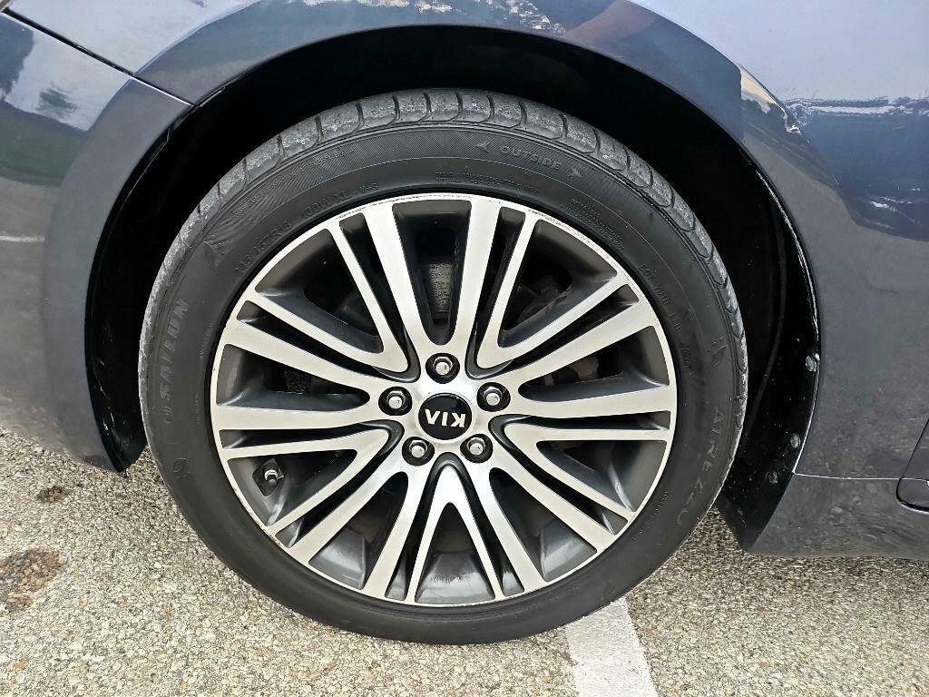 Used 2014 Kia Cadenza Premium image 30