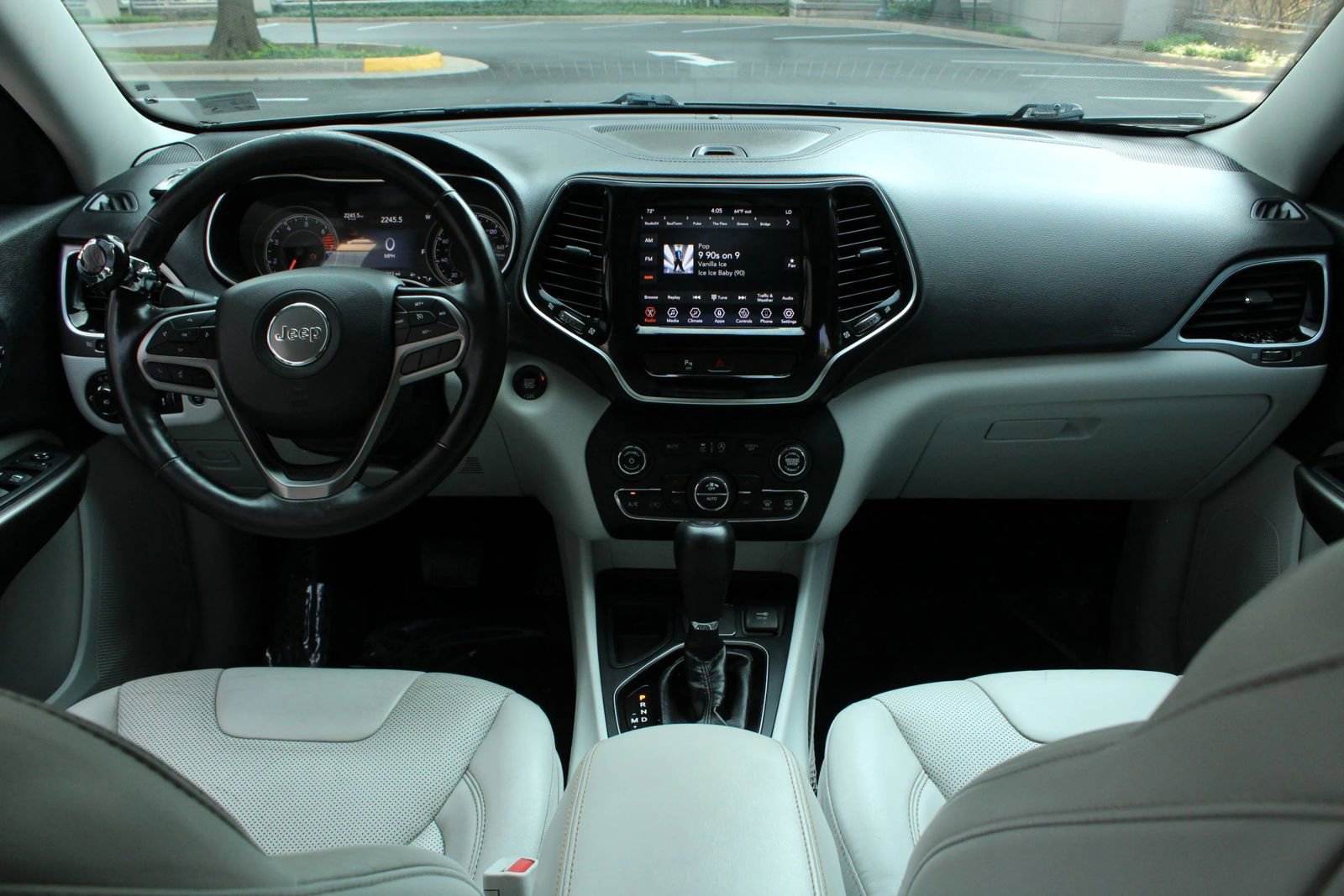 Used 2020 Jeep Cherokee Limited FWD image 24