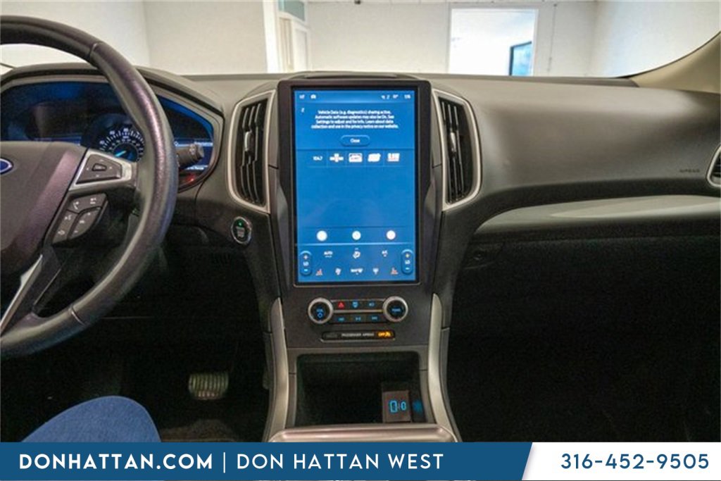 Used 2023 Ford Edge SEL image 8