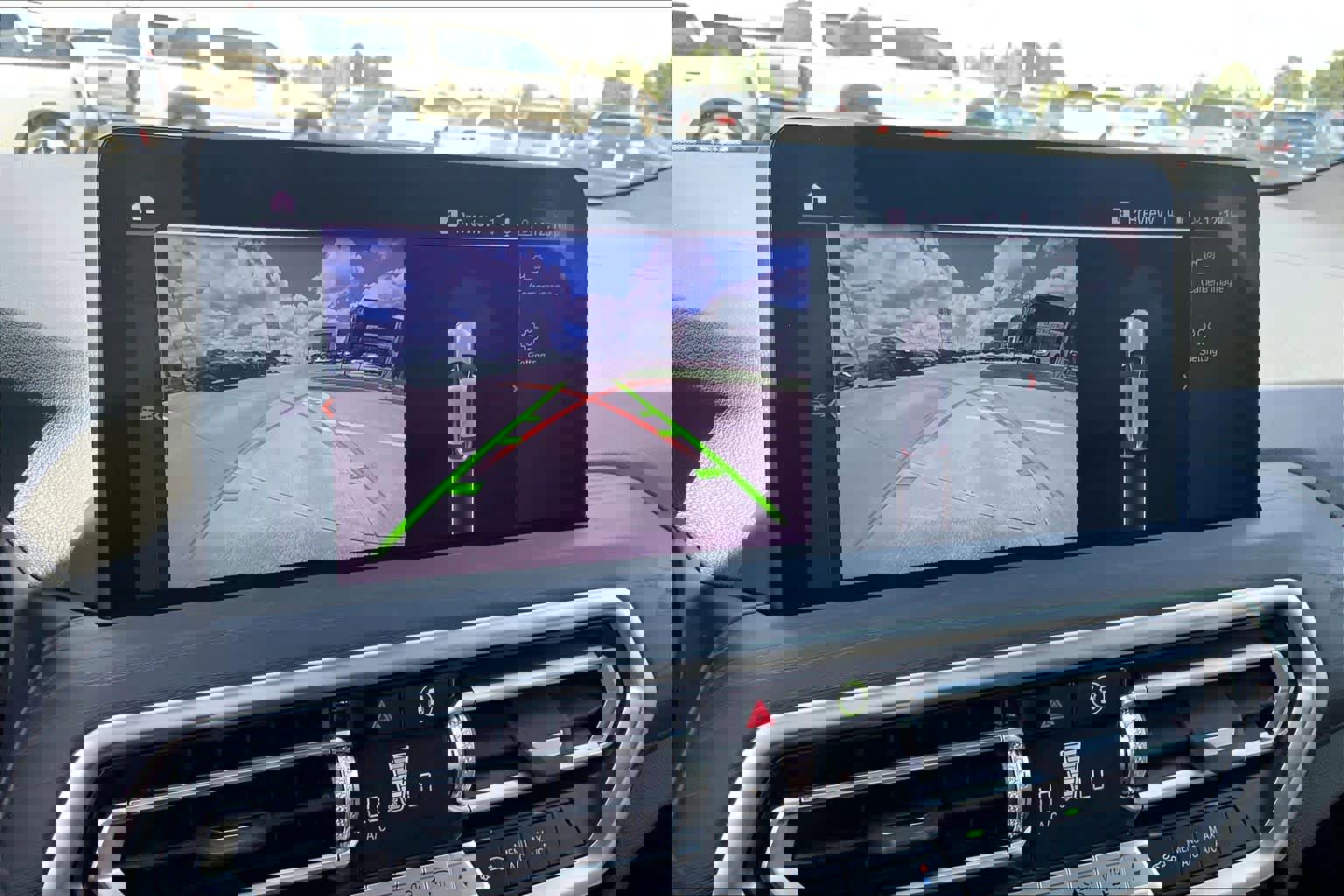 Used 2024 BMW X4 xDrive30i w/ M Sport Package image 22