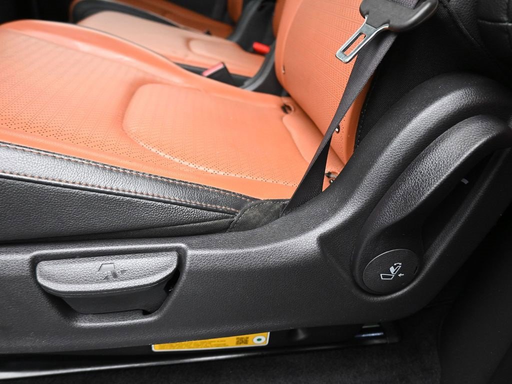 Used 2024 Kia Carnival SX Prestige image 39