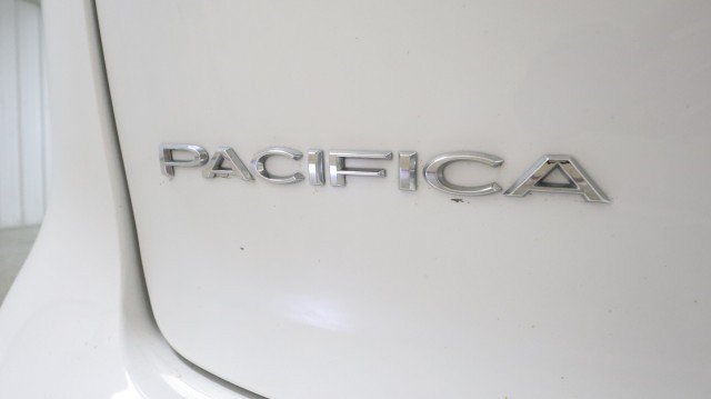 Used 2018 Chrysler Pacifica Touring-L FWD image 27