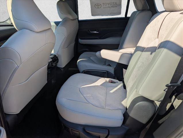 New 2026 Toyota Grand Highlander AWD Hybrid image 16