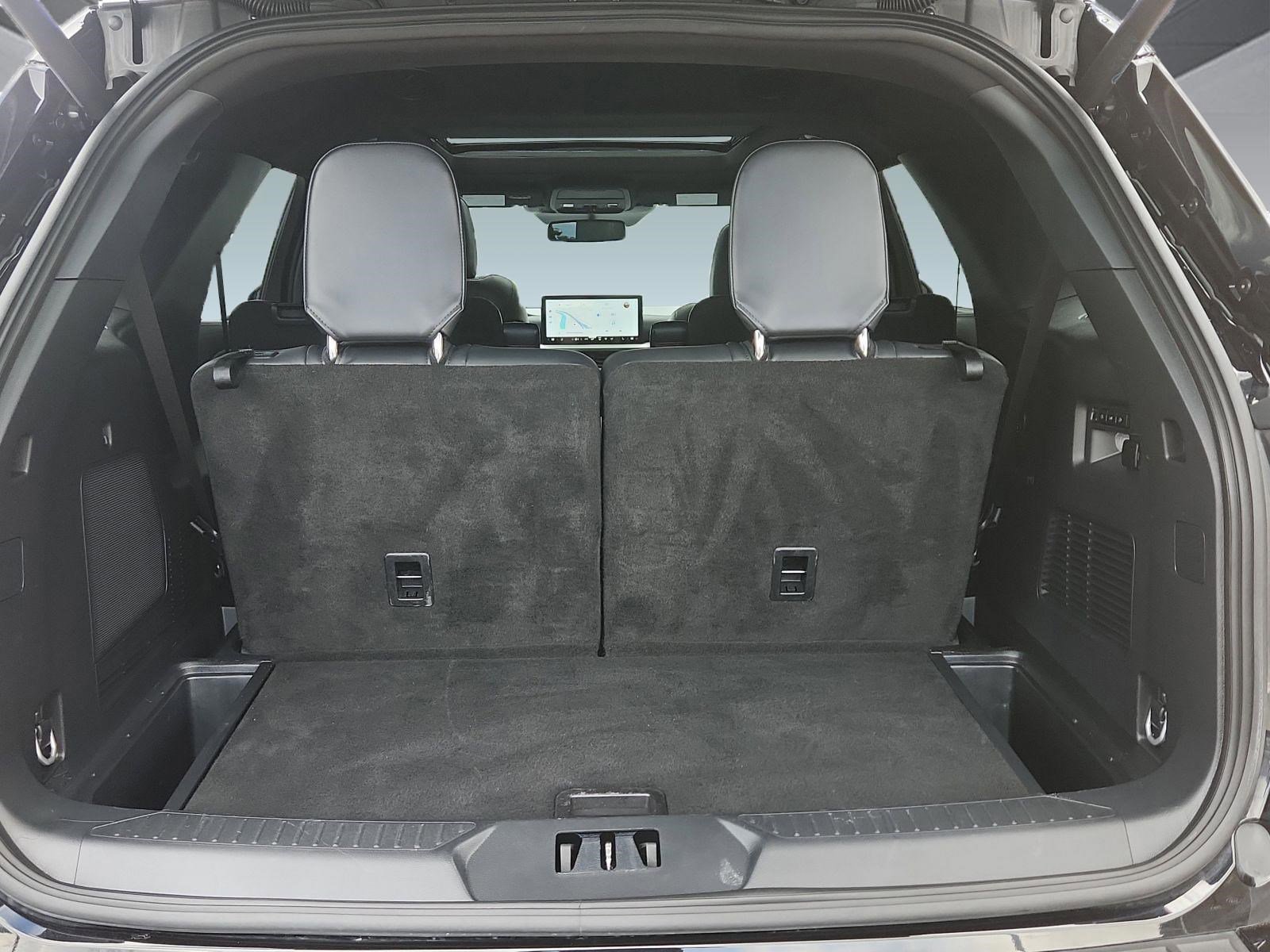 Used 2025 Ford Explorer ST AWD/4WD image 30