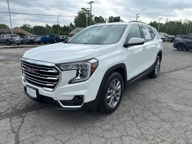 Used 2023 GMC Terrain SLT w/ LPO, Floor Liner Package FWD image 1