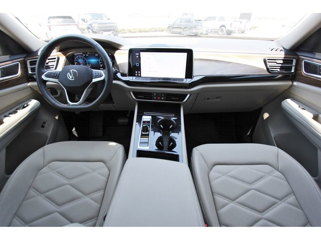 Used 2025 Volkswagen Atlas SE FWD image 10
