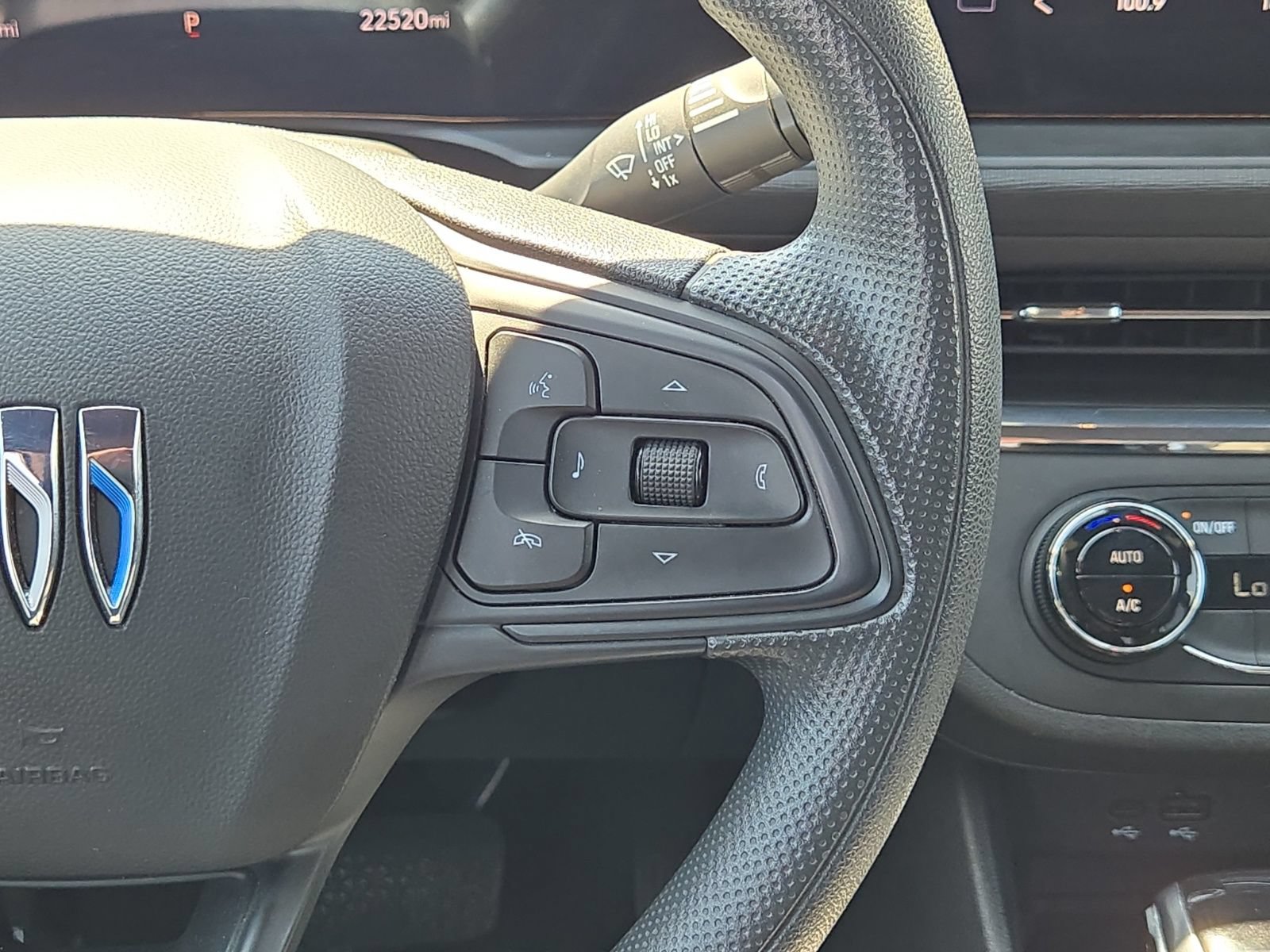 Used 2025 Buick Envista Sport Touring FWD image 19