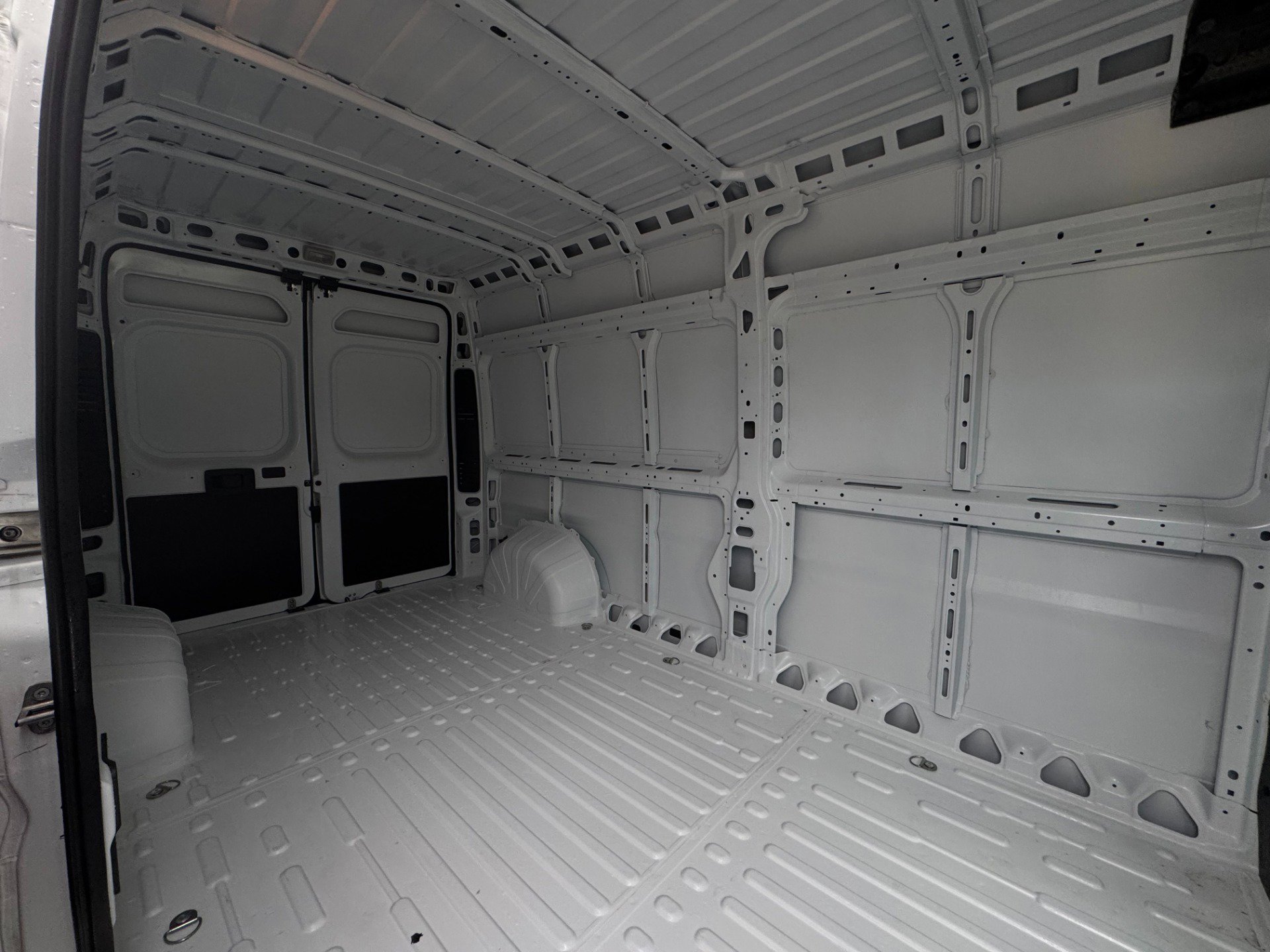 Used 2025 RAM ProMaster 2500 w/ Convenience Group image 48
