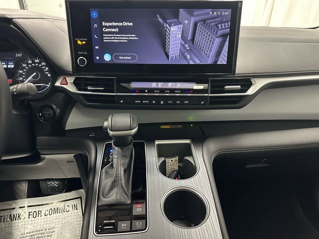 Used 2025 Toyota Sienna XLE image 25