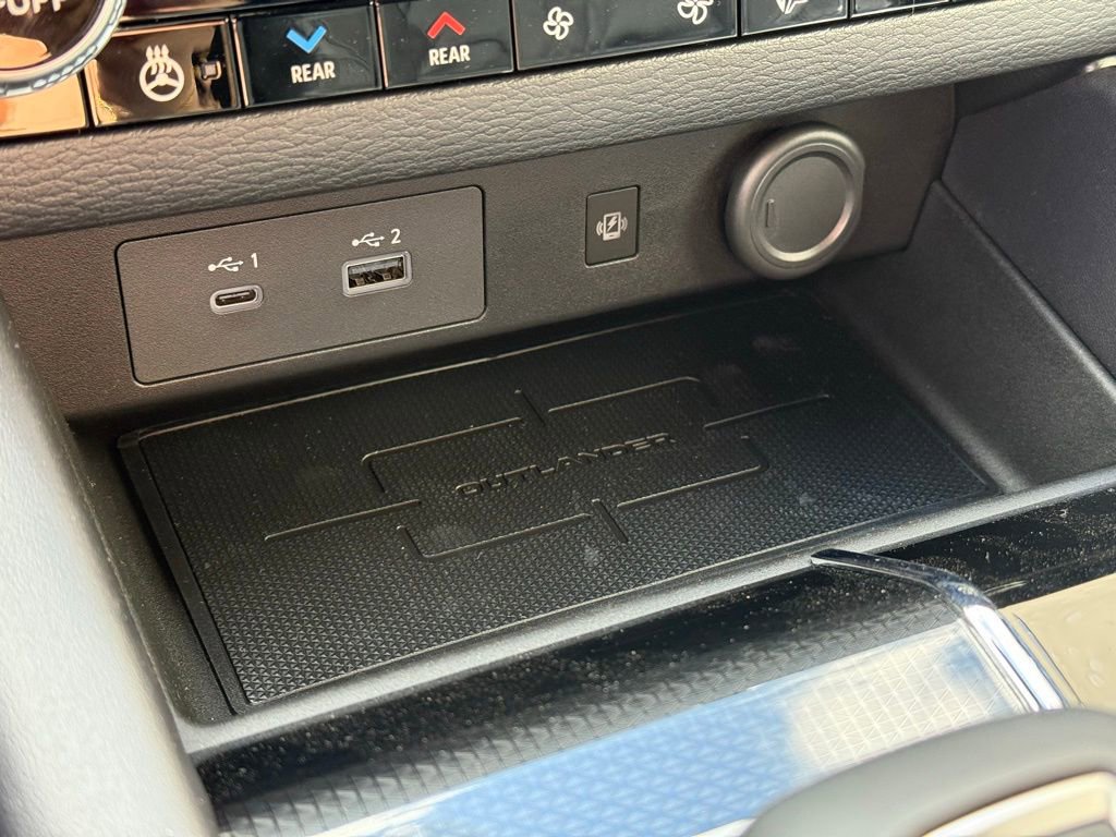 New 2025 Mitsubishi Outlander SEL Black Edition image 16