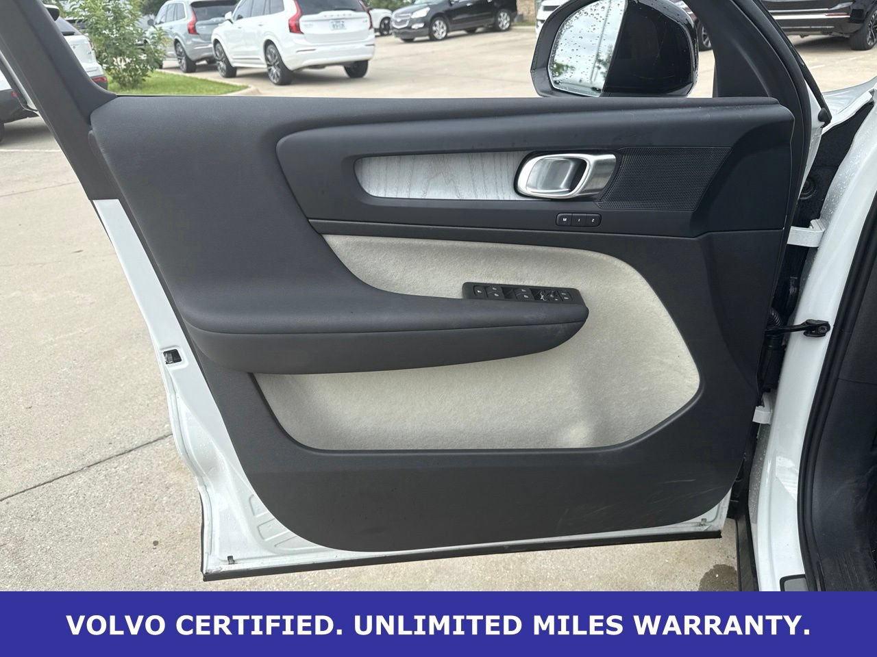 Certified 2026 Volvo XC40 B5 Plus AWD/4WD image 18