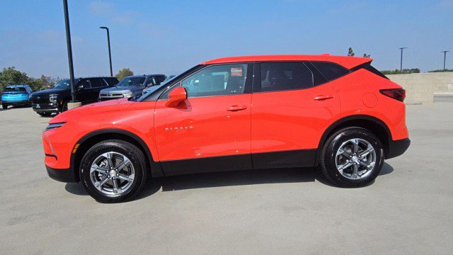 Used 2025 Chevrolet Blazer LT FWD image 5